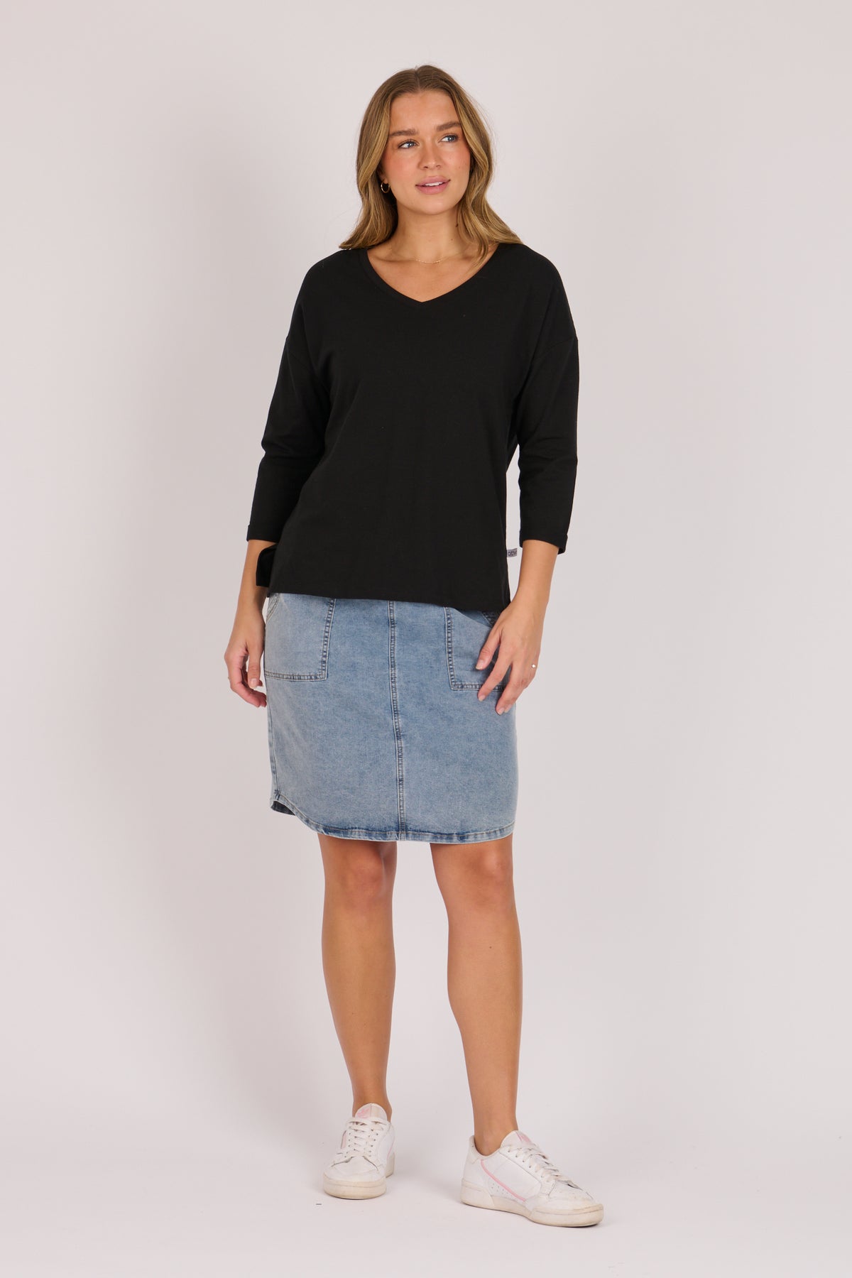 V Neck 3/4 Cuff Sleeve Top - Black